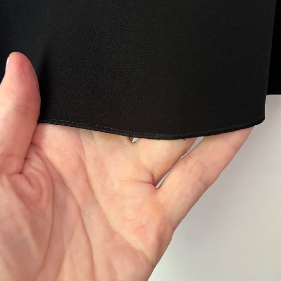 Aritzia T. Babaton Antoine Dress Shorts Black with Tan Trim and Pockets Sz 6 - Picture 6 of 7